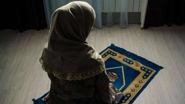 هل التفات الأم لطفلها أثناء الصلاة خوفا عليه جائز.. الإفتاء تجيباستقبلت دار الإفتاء المصرية، سؤالا يقول: لدي طفل عمره سنة ونصف، وعند قيام زوجتي