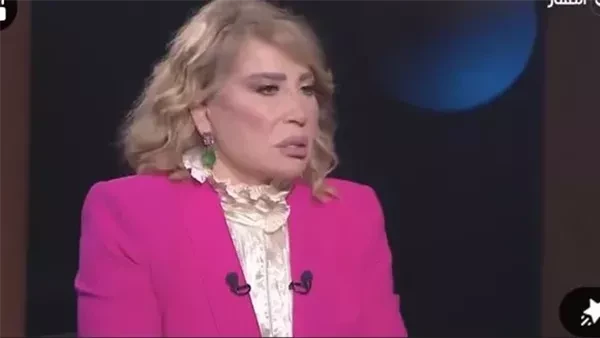 أبرزهم إلهام شاهين.. نجوم الفن في عزاء شقيق المخرجة إيناس الدغيديتوفي المهندس أنور الدغيدي، شقيق المخرجة والمنتجة إيناس الدغيدي، وأقيمت صلاة الجنازة