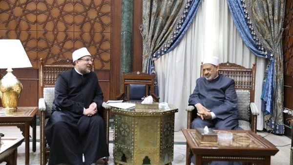 الطيب يستقبل وزير الأوقاف السابق بمشيخة الأزهراستقبل فضيلة الإمام الأكبر الدكتور أحمد الطيب، شيخ الأزهر الشريف، اليوم الثلاثاء بمشيخة الأزهر، الوزير