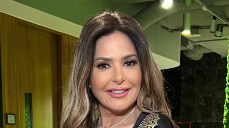 صابرين عن تجسيد منى زكي قصة حياة أم كلثوم: ممثلة ذكية عقبت الفنانة صابرين، على تجسيد الفنانة منى زكي، لشخصية الفنانة الراحلة أم كلثوم، في فيلم