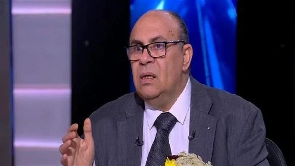 مفيش حاجة اسمها عمل.. مبروك عطية يوضح حقيقة سحر التفريق بين الزوجين أجاب الدكتور مبروك عطية، الأستاذ بجامعة الأزهر الشريف، على سائل يقول: هناك مشاكل