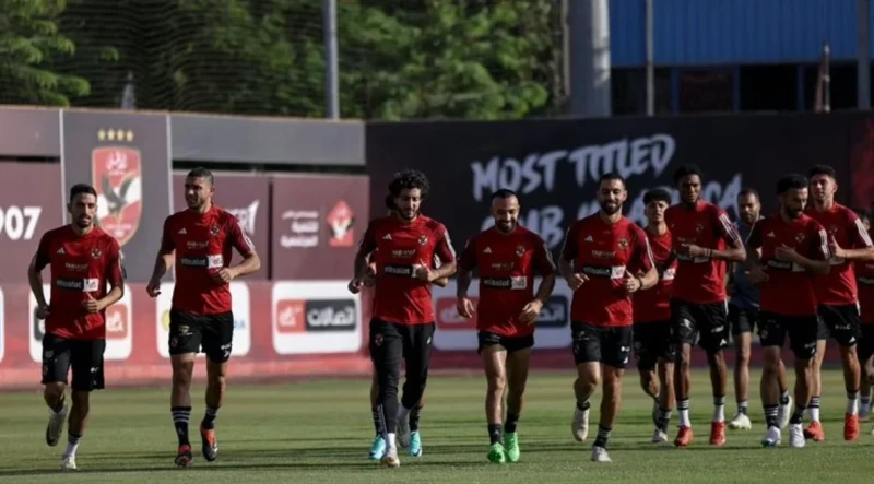 الأهلي يستأنف تدريباته اليوم بدون راحة استعدادا لمباراة مودرن سبورت يستأنف الفريق الأول لكرة القدم بالنادي الأهلي اليوم تدريباته دون راحة استعدادا