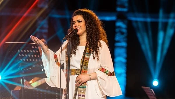 فلسطين حرة.. ناي البرغوثي تشعل مهرجان الحمامات بتونسفلسطين حرة من النهر إلى البحر كلمات تردد صداها في أرجاء مسرح الحمامات في تقديم عرض الفنانة