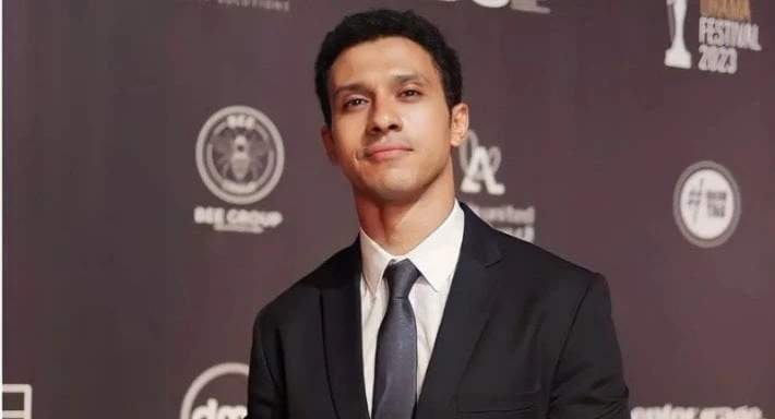 فن: بعد الإعلان عن عرضه في فينيسيا.. عصام عمر يروج لالبحث عن منفذ لخروج السيد رامبو اقرأ في أفاق عربية بعد الإعلان عن عرضه في فينيسيا عصام عمر يروج ل