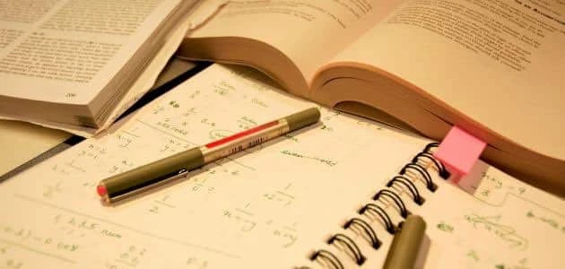 خطوات الطريقة العلمية تحصيلي الفيزياء أول ثانويتعلم الفيزياء لا يقتصر على حفظ القوانين والمعادلات فحسب، بل يتطلب اتباع أسلوب علمي منظم للوصول إلى