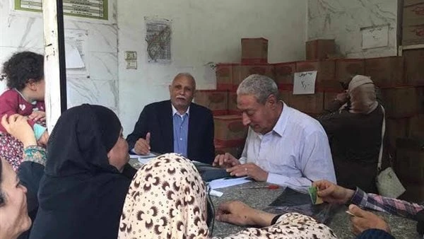 التموين: 32 سلعة مجانية على بطاقات الدعم.. تفاصيل بدأ المواطنون في الحصول على مقررات الدعم التموينية لشهر يوليو من بين 32 سلعة يحصل عليها أصحاب