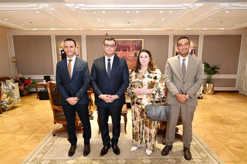 وزير الإسكان يبحث مع المدير الإقليمي لالهابيتات سبل تعزيز التعاون التقى المهندس شريف الشربيني، وزير الإسكان والمرافق والمجتمعات العمرانية، الدكتورة