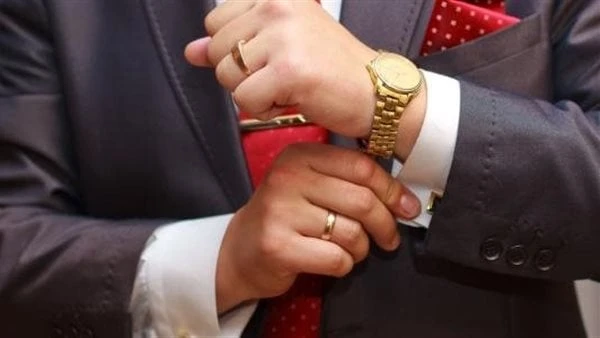 هل صحيح أن بعض الصحابة لبسوا خاتما من ذهب.. وما حكمه للرجال؟يروي البعض بأن الصحابة لبسوا خاتما من ذهب فهل يجوز للرجال لبسه؟ سؤال أجابت عنه دار الإفتاء المصرية من خلال الموقع الرسمي