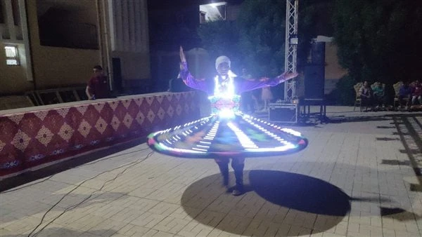 التنورة والفرح الإسكندراني يشعلان ختام القافلة الثقافية بوادي النطروناختتمت الهيئة العامة لقصور الثقافة، بإشراف الكاتب محمد عبد الحافظ ناصف، نائب