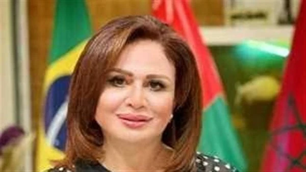 بنحافة ملحوظة.. إلهام شاهين تدعم السياحة المصرية في الساحل الشمالينشرت الفنانة إلهام شاهين عبر صفحتها الشخصية علي موقع الصور والفيديوهات الشهير