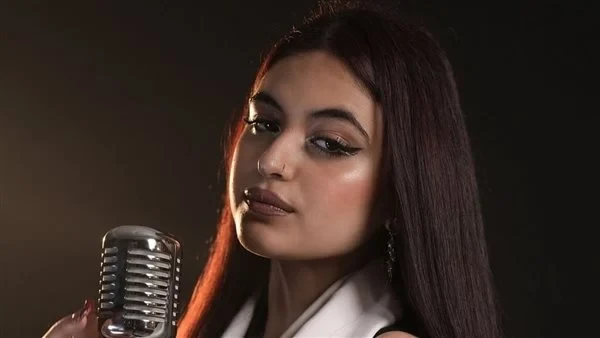 واقعة جديدة بتفاصيل صادمة فتاة تستغيث من سائق أوبر شارب هددها هدخل فيكي السجنفتاة تستغيث من سائق أوبر تقدمت فتاة تدعى مونيكا بطلب استغاثة، موجهة إلى السلطات، بشأن تهديد تعرضت له من