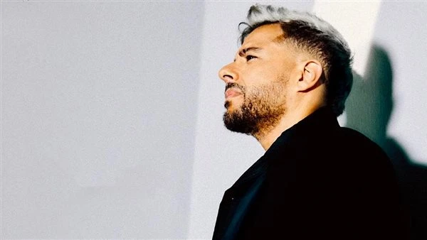 صدمة محمد حماقي تضعه في ورطة افاق عربية - أثارت كلمات أغنية صدمة، أحدث أغنيات الفنان المصري محمد حماقي ضجة وجدلا بين جمهوره على وسائل التواصل