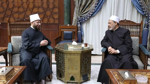 خالد الجندي: زيارة وزير الأوقاف للإمام الأكبر تحمل رسائل عدة.. فيديوعلق الشيخ خالد الجندي، عضو المجلس الأعلى للشئون الإسلامية، على زيارة الدكتور