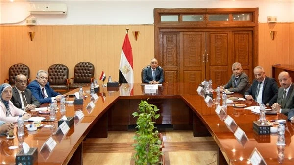 الري: مجهودات كبيرة لضمان وصول المياه للمنتفعينتابع الدكتور هانى سويلم وزير الموارد المائية والرى موقف حالة الرى بمختلف المحافظات ، وإستيفاء