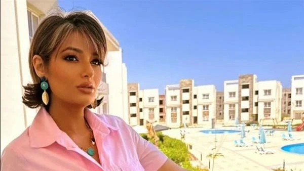 بفستان بسيط.. زوجة أحمد زاهر تخطف الأنظار بإنقاص وزنهاشاركت هدى زوجة الفنان أحمد زاهر عبر صفحتها الرسمية علي موقع الصور والفيديوهات الشهير إنستجرام ،