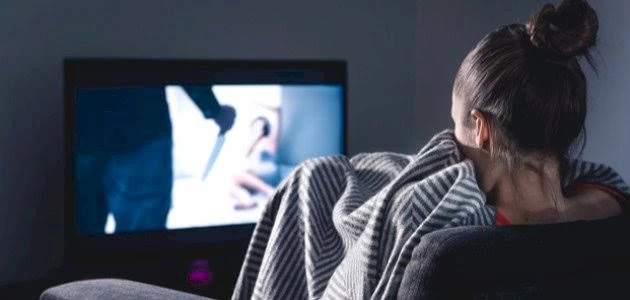 لن تصدق ما هي الفوائد الصحية لمشاهدة أفلام الرعب.ستجعل دقات قلبك تتسارع ولكن مشاهدة أفلام الرعب له فوائد صحية، حيث أظهرت دراسة بريطانية، أن افلام الرعب تطلق مواد كيميائية قوية في ا