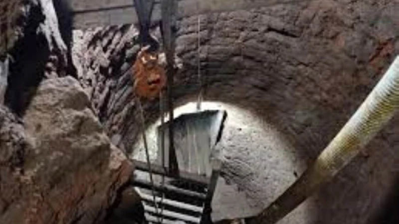 تجديد حبس المتهمين بالتنقيب عن الآثار بجور المسجد العمرى فى قنا جددت الأجهزة المختصة بقنا حبس المتهمين بالتنقيب عن الآثار فى منزل من المنازل بجوار