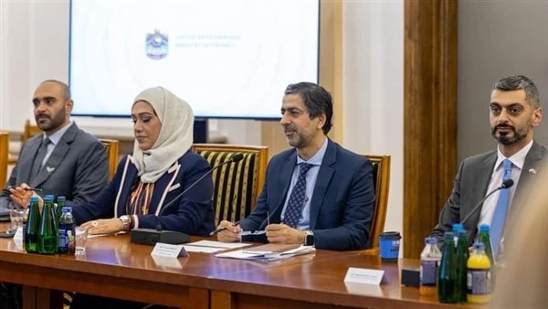 الإمارات تعقد الحوار المالي الإستراتيجي الأول مع بولندا عقدت الإمارات العربية المتحدة، ممثلة بوزارة المالية، الحوار المالي الاستراتيجي الأول مع جمهورية بولندا في العاصمة وارسو، بهد