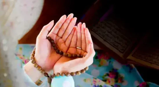 تعرف على تفسير المسبحة في المنام لابن سيرين وإهداء السبحة في المنام المسبحة في المنام، من أكثر الأحلام التي تبشر بالخير للرائي فكما نعلم أنها تستخدم