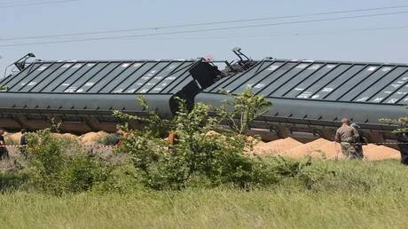 الولايات المتحدة.. اعتقال مراهق يتسبب بحادث قطار عمدا للانفراد بتسجيل مقطع فيديو مثير متفرقات شاهد المقال التالي من صحافة الأفاق عربيةية عن الولايات