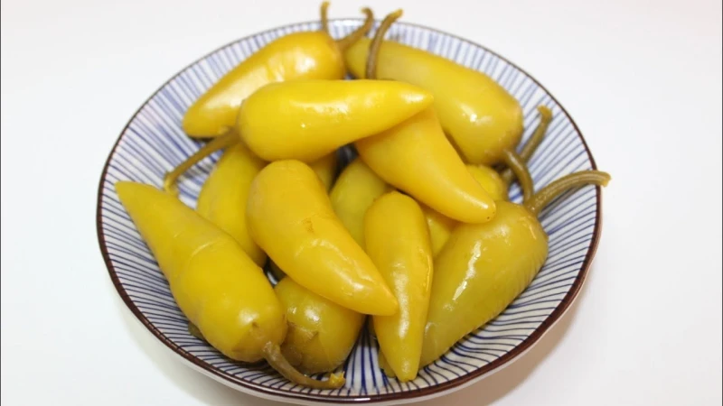 بأسرار محلات الطورشي.. طريقة عمل مخلل الفلفل الحار هيبقى مقرمش ولذيذ وطعمه لا يقاومتعتبر وصفات تخليل الخضار المختلفة من بين أكثر ما تبحث عنه كل ربة