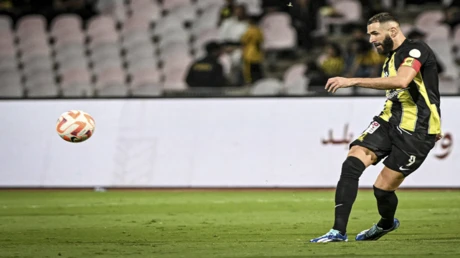 -شاهد.. بنزيما يهدر ركلة جزاء بغرابة أمام إشبيلية .. الرياضة، شاهد بنزيما يهدر ركلة جزاء بغرابة أمام إشبيلية،وتحصل بنزيما على ركلة جزاء في الدقيقة