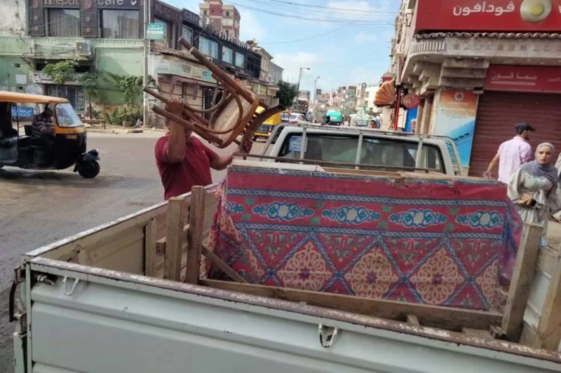 محافظ كفرالشيخ يتابع جهود حملات إزالة الإشغالات بالحامول.. وتحذير بإزالة أي تعديات تابع اللواء دكتور علاء عبدالمعطى محافظ كفرالشيخ، اليوم الثلاثاء،