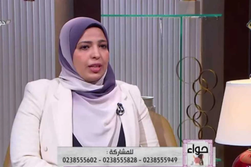 هل زيارة قبور الوالدين نوعا من البر؟.. أمينة الفتوى تجيب أجابت الدكتورة زينب السعيد، أمينة الفتوى ب دار الإفتاء المصرية، على سؤال حول: هل زيارة قبور