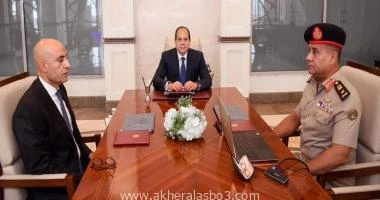السيد الرئيس يجتمع بوزير التربية والتعليم ومدير الأكاديمية العسكرية المصرية متابعة : وائل عباس اجتمع السيد الرئيس عبد الفتاح السيسي اليوم مع الوزير