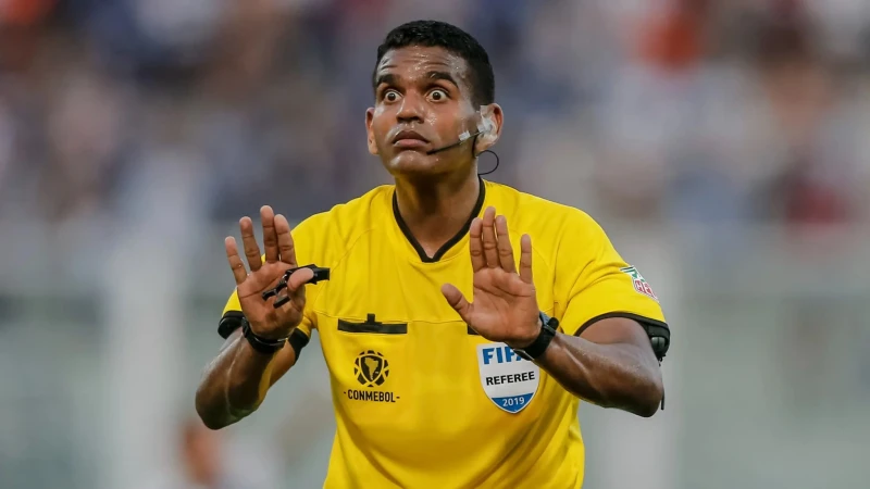 رسميا .. أليكسيس هيريرا حكما لمباراة كندا وأوروجواي اختار اتحاد أمريكا الجنوبية، طاقم تحكيم فنزويلي، لإدارة مباراة تحديد المركزين الثالث والرابع