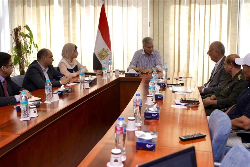 وزير السياحة والآثار يتابع مستجدات مشروع تطوير منطقة أهرامات الجيزة (تفاصيل) عقد شريف فتحي وزير السياحة والآثار، اجتماعا لمتابعة الموقف التنفيذي وآخر