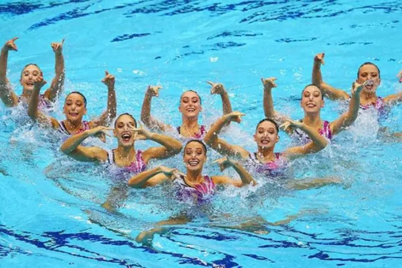 منتخب السباحة التوقيعية يطير إلى فرنسا للمشاركة في أولمبياد باريسغادرت بعثة السباحة التوقعية المصرية صباح اليوم إلى باريس، العاصمة الفرنسية، للانضمام