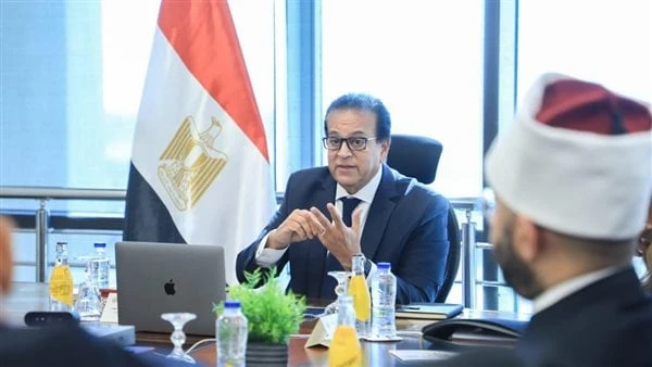 خالد عبدالغفار: القيادة السياسية تولي اهتماما كبيرا بملف التنمية البشرية وبناء الإنسانأكد الدكتور خالد عبدالغفار، نائب رئيس مجلس الوزراء للتنمية