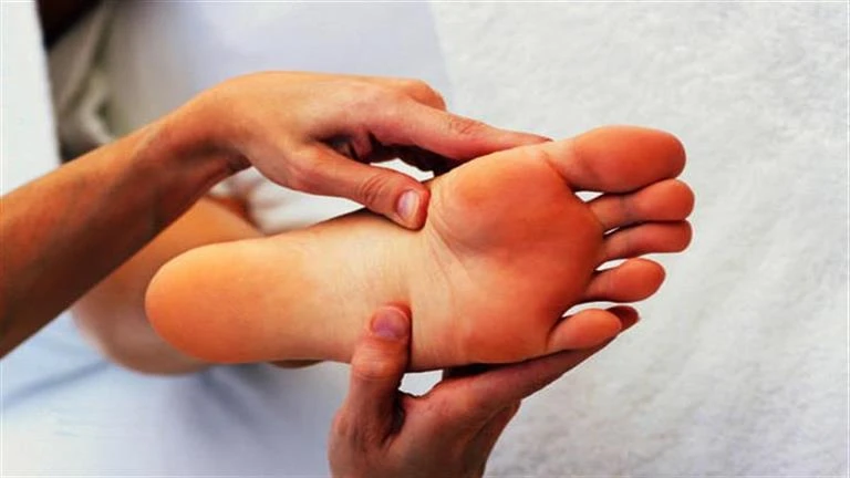 تحذير من مواد ضارة في جل تبريد الأقدام- مخاطر غير متوقعة لايف ستايل شاهد المقال التالي من صحافة مصر عن تحذير من مواد ضارة في جل تبريد الأقدام مخاطر