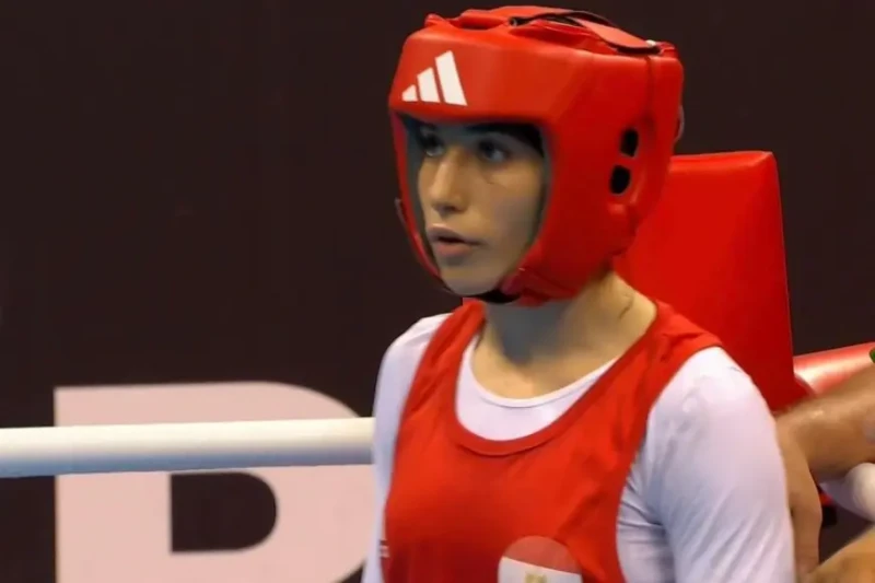 تصدر اللجنة الأولمبية المصرية بيانا بشأن لاعبة الملاكمة يمنى عيادقامت اللجنة الأولمبية المصرية برئاسة المهندس ياسر إدريس بفتح تحقيق في حالة اللاعبة