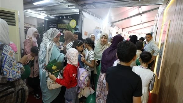إقبال كبير على جناح الأزهر في معرض الإسكندرية للكتاب.. صورشهد جناح الأزهر في معرض الإسكندرية الدولي للكتاب، إقبالا كبيرا، اليوم الإثنين، حيث توافد