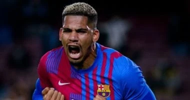 -برشلونة يحصل على 2.5 مليون يورو بسبب إصابة أراوخو .. كرة عالمية، برشلونة يحصل على 2.5 مليون يورو بسبب إصابة أراوخو،كشفت تقارير صحفية اليوم الثلاثاء أن نادى،عبر صحافة مصر، حيث يهتم