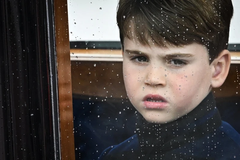 لماذا لم يرافق الأمير لويس أحدا من والديه في بطولة كأس العالم أو ويمبلدون؟ شاهد المقال التالي من صحافة السعودية عن لماذا لم يرافق الأمير لويس أحدا من