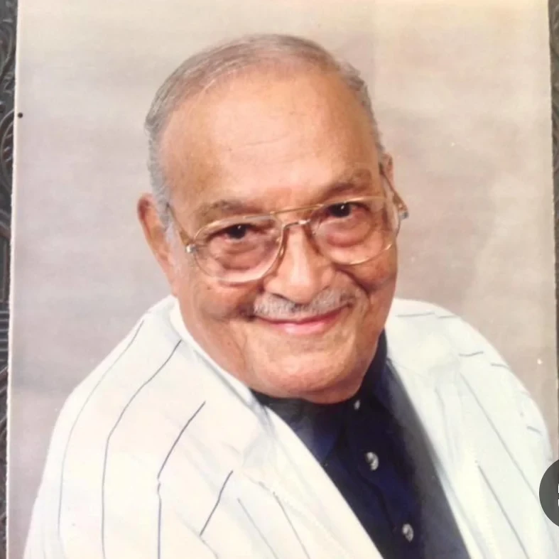 بابا عبدة مات زي النهاردة في مثل هذا اليوم، 9 يوليو تموز 2006، فقدت الساحة الفنية المصرية والعربية أحد أعلامها، وهو الفنان القدير عبد المنعم مدبولي. استمر مدبولي في ممارسة التمثيل