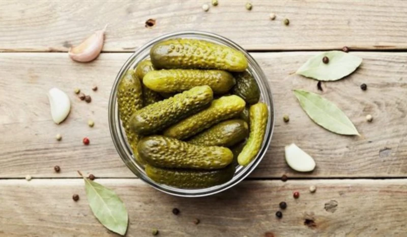 بأسرار محلات المخلالات كيفية عمل الخيار المخلل المحبش بأسهل طريقة والطعم لا يقاومالخيار المخلل هو من أشهر أنواع المخللات التي تقدم كطبق جانبي لذيذ مع