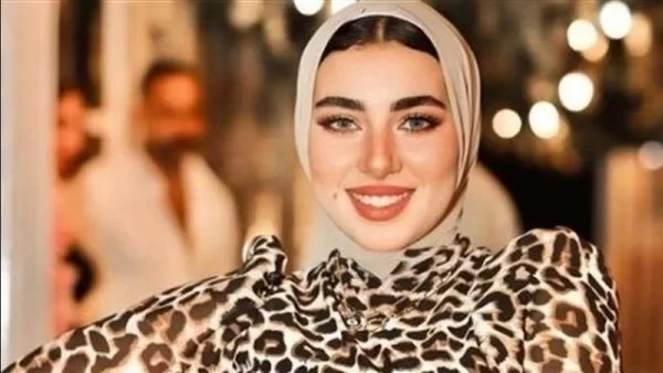 محامي ضحية البلوجر هدير عاطف يكشف مفاجأة ويطالب بالتعويض عقب نصبها بالملايين الجنيهاتضحية البلوجر هدير عاطف في جلسة أمام المحكمة الاقتصادية حيث قدم