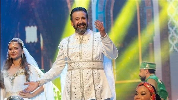 قبل عرضها بمهرجان العلمين .. كريم عبد العزيز يروج لمسرحية السندباد روج الفنان كريم عبد العزيز لأحدث أعماله المسرحية السندباد قبل مشاركتها بفعاليات