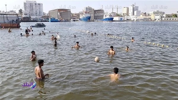 هل يجوز للصائم نزول البحر؟.. دار الإفتاء تكشف حقيقة فساد صومهورد إلى دار الإفتاء المصرية، سؤال يقول صاحبه (ما حكم استحمام -اغتسال- الصائم في البحر؟