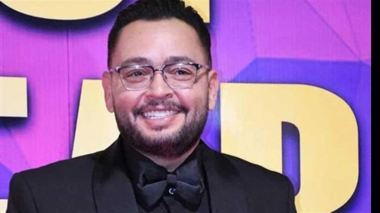 فنون: الفنان أحمد رزق يجري عملية جراحية ويخضع للرعاية الطبية اقرأ في أفاق عربية الفنان أحمد رزق يجري عملية جراحية ويخضع للرعاية الطبية، 02 48 ص