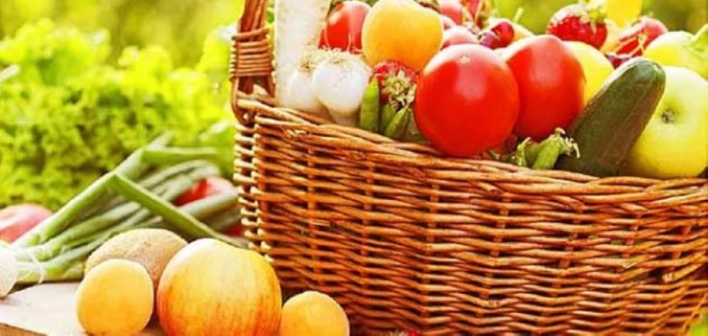 الخضروات والفواكه الغنية بالماء تجنبك الجفاف خلال حرارة الصيف الحياة شاهد المقال التالي من صحافة السعودية عن الخضروات والفواكه الغنية بالماء تجنبك