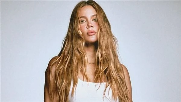 ساق مكشوفة.. كلوي كارداشيان تستعرض أنوثتها بفستان مثيرتحرص نجمة تليفزيون الواقع كلوي كارداشيان، على مشاركة جمهورها أحدث إطلالتها الراقية المواكبة