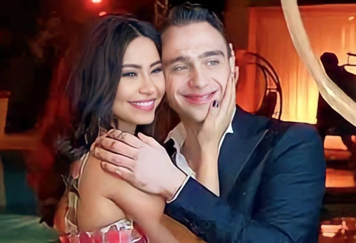 شيرين عبد الوهاب تكشف حقيقة عودتها لحسام حبيب أعلنت الفنانة شيرين عبدالوهاب، في بيان صحفي لها منذ قليل، أنه لا صحة مطلقا لما أشيع خلال الساعات القليلة الماضية على صفحات التواصل الا