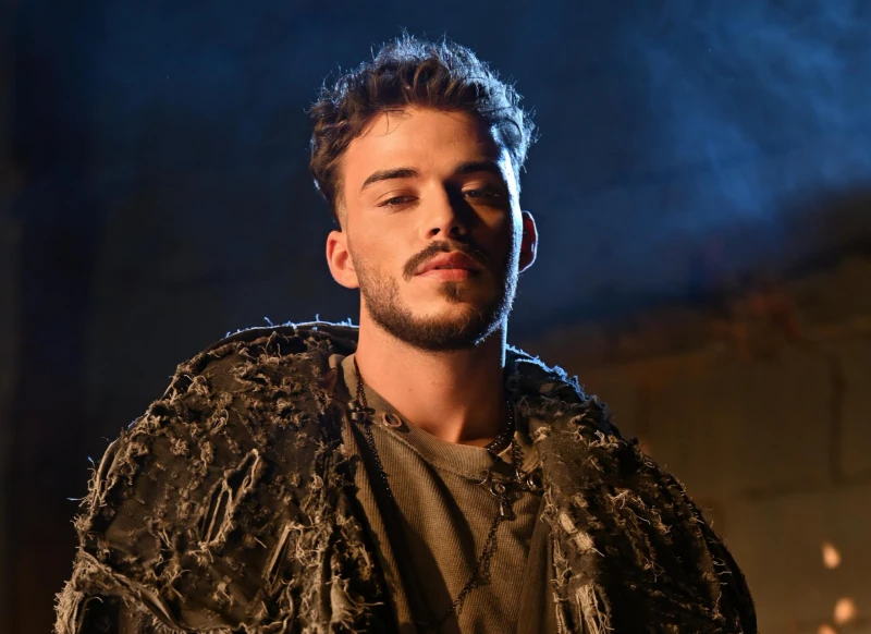 خاص بالفيديو- حسام سيلاوي في حفل حاشد بدبي ويستعد لآخر في بيروت خطف الفنان حسام سيلاوي الأنظار في الحفل الذي أحياه مساء الجمعة في مركز دبي التجاري