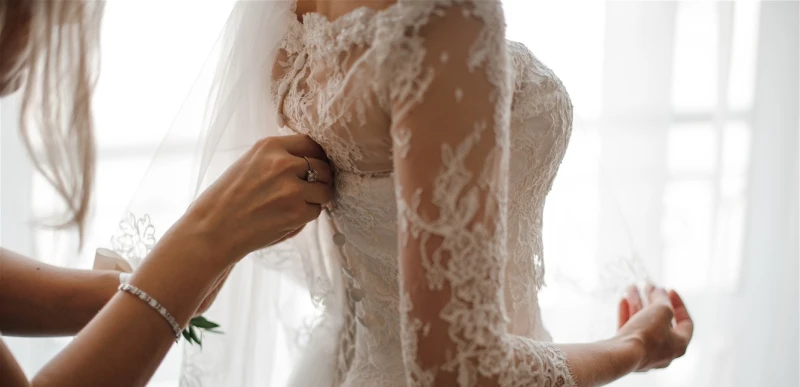 فنون ومشاهير: ممثلة لبنانية تدخل القفص الذهبي... شاهدوا صور زفافها وهذه هوية عريسها شاهد المقال التالي من صحافة لبنان عن ممثلة لبنانية تدخل القفص