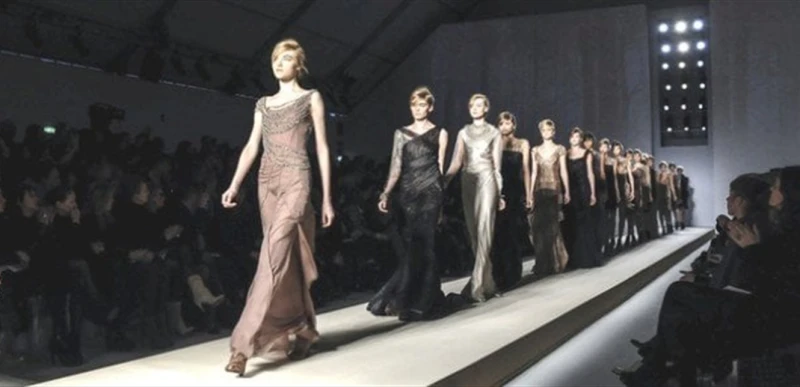 فنون ومشاهير: شوهدا معا.. عارضة أزياء لبنانية على علاقة بنجم كرة قدم شهير شاهد المقال التالي من صحافة لبنان عن شوهدا معا عارضة أزياء لبنانية على